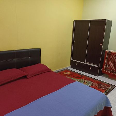 Hajjah Norma Homestay Kangar Room photo