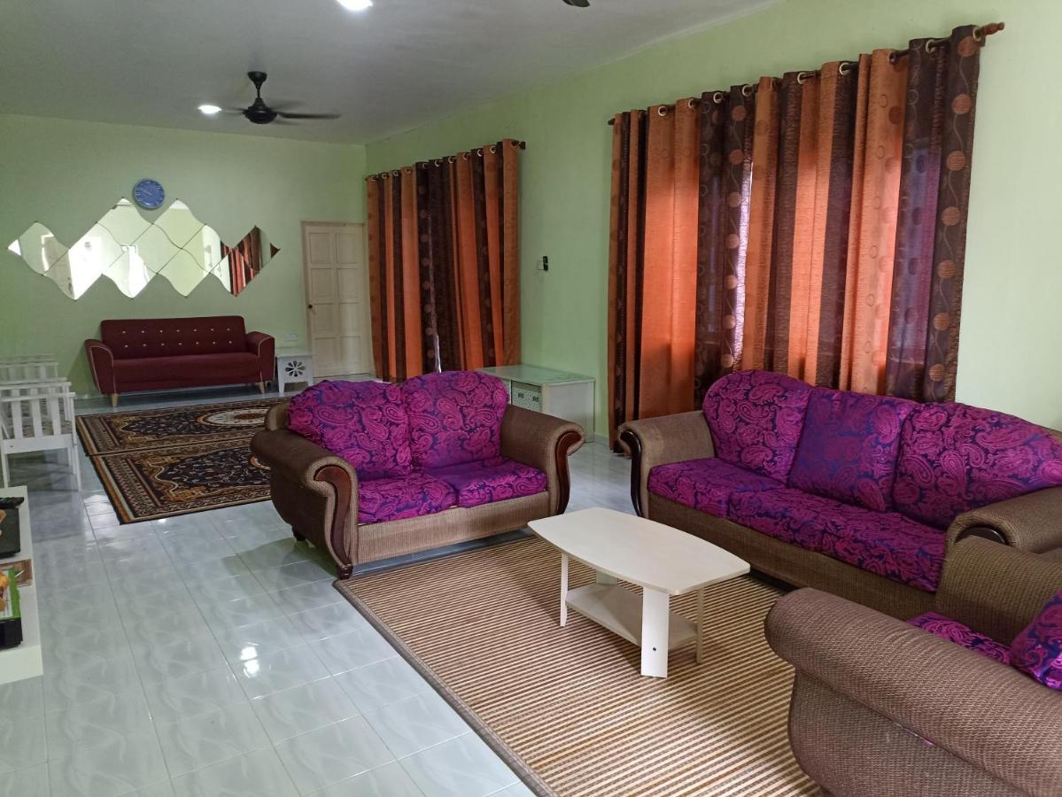 Hajjah Norma Homestay Kangar Exterior photo